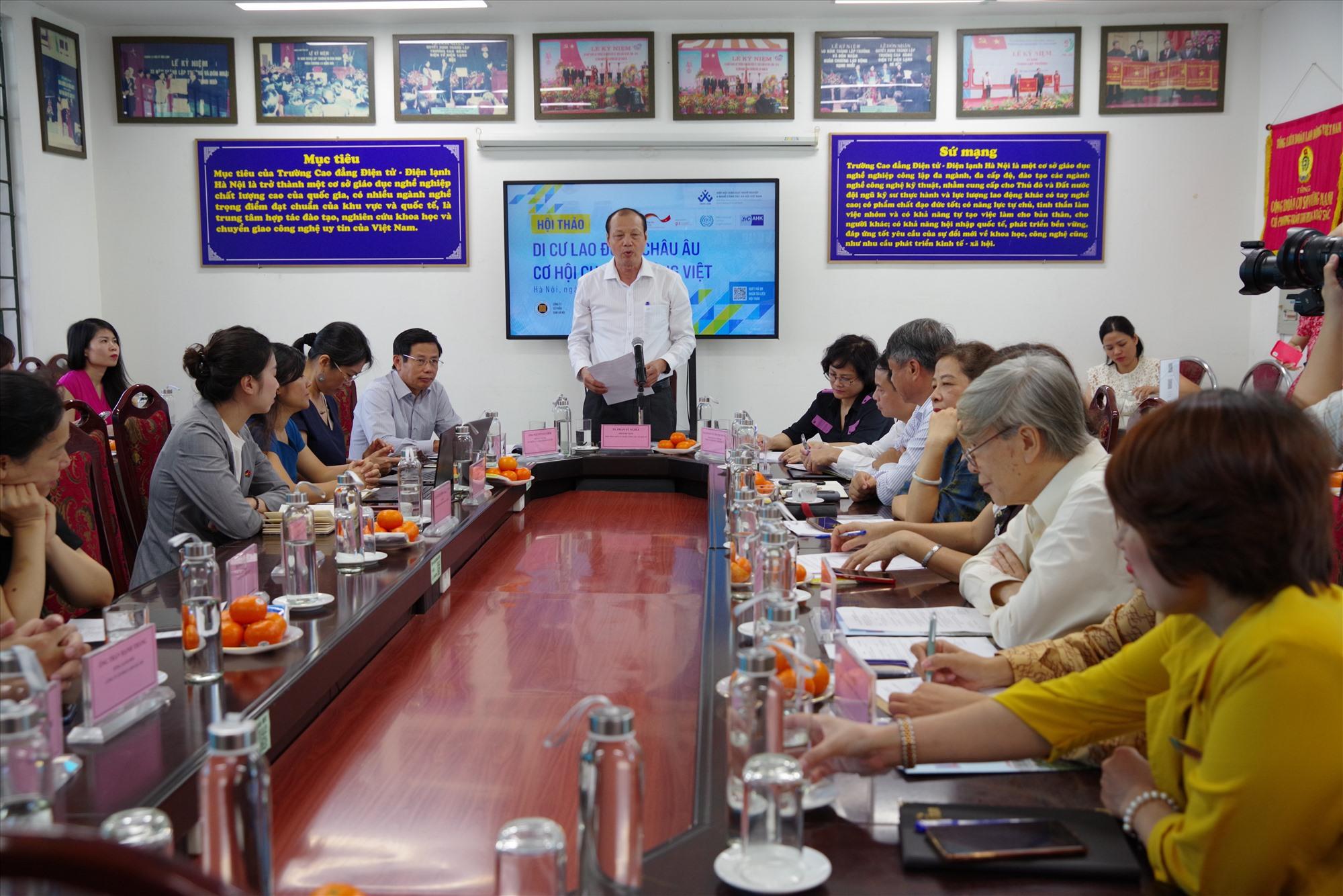 Sinh viên trường nghề khá chuyên môn nhưng yếu ngoại ngữ