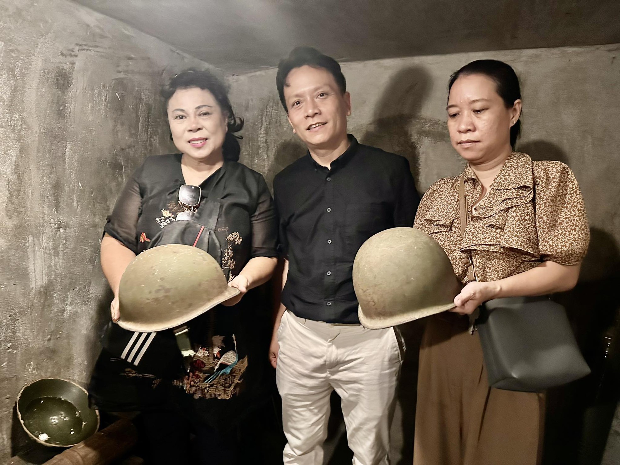 T&aacute;c giả s&acirc;n khấu TP HCM tham quan nh&agrave; truyền thống Biệt động S&agrave;i G&ograve;n - Ảnh 2.