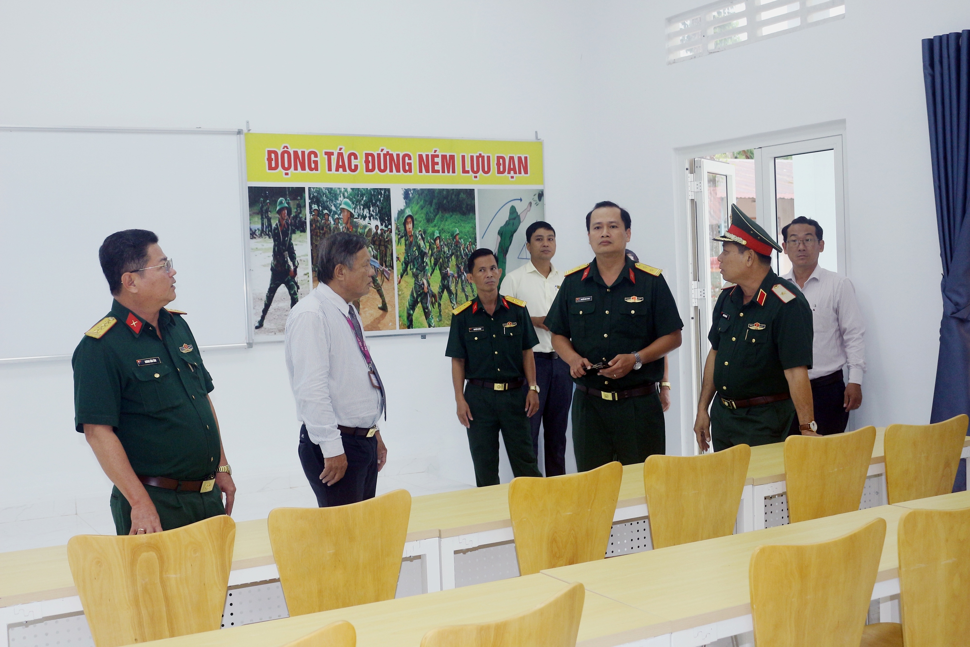 Giáo dục quốc phòng và an ninh tại Trường ĐH Cửu Long đạt tốt