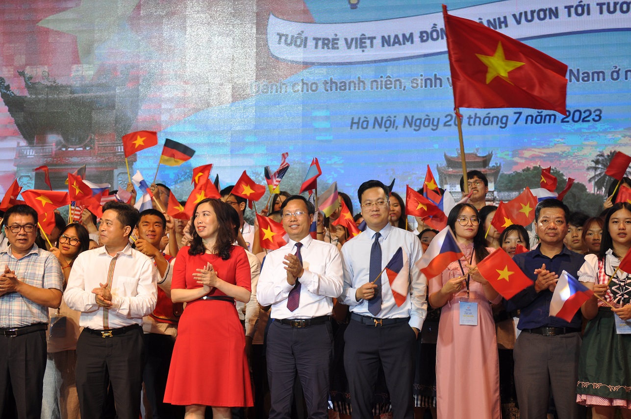 Kiều bào ngày càng có nhiều hoạt động thiết thực bảo vệ chủ quyền, biển đảo - Ảnh 1.