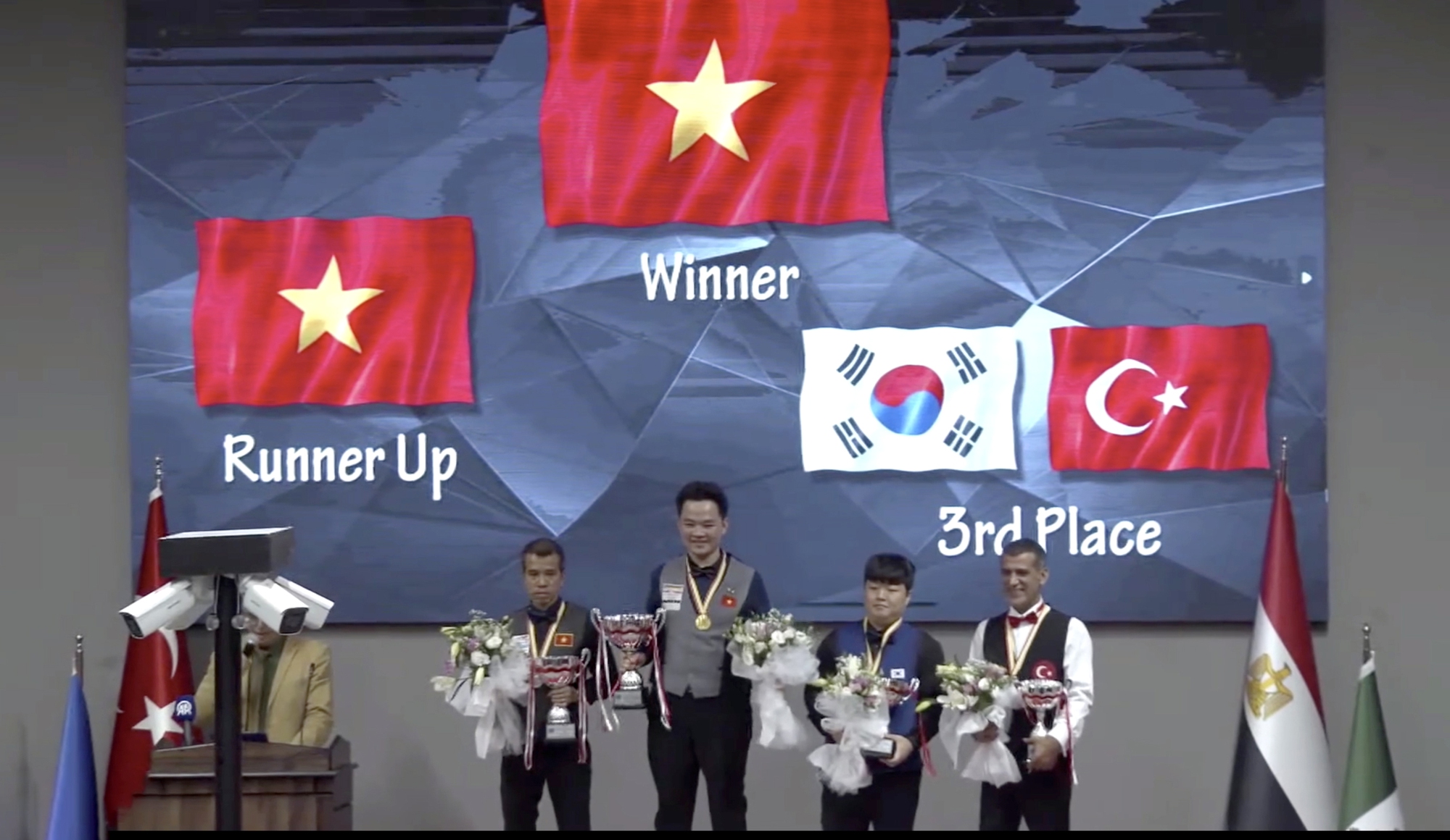 Thắng đ&agrave;n anh Trần Quyết Chiến, Bao Phương Vinh v&ocirc; địch thế giới billiards carom 3 băng