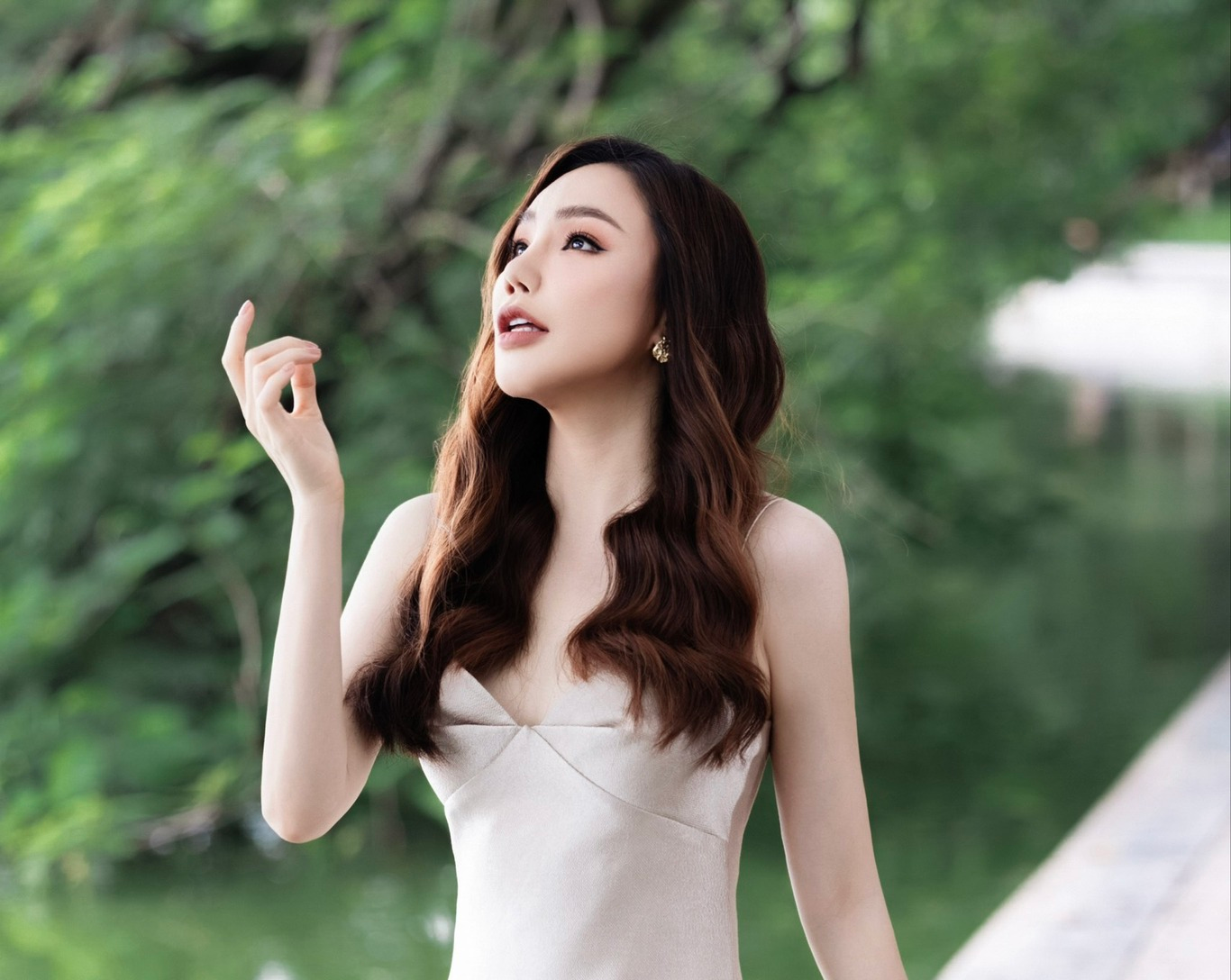 Hồ Quỳnh Hương với diện mạo mới sau nghi vấn “lạm dụng dao kéo”