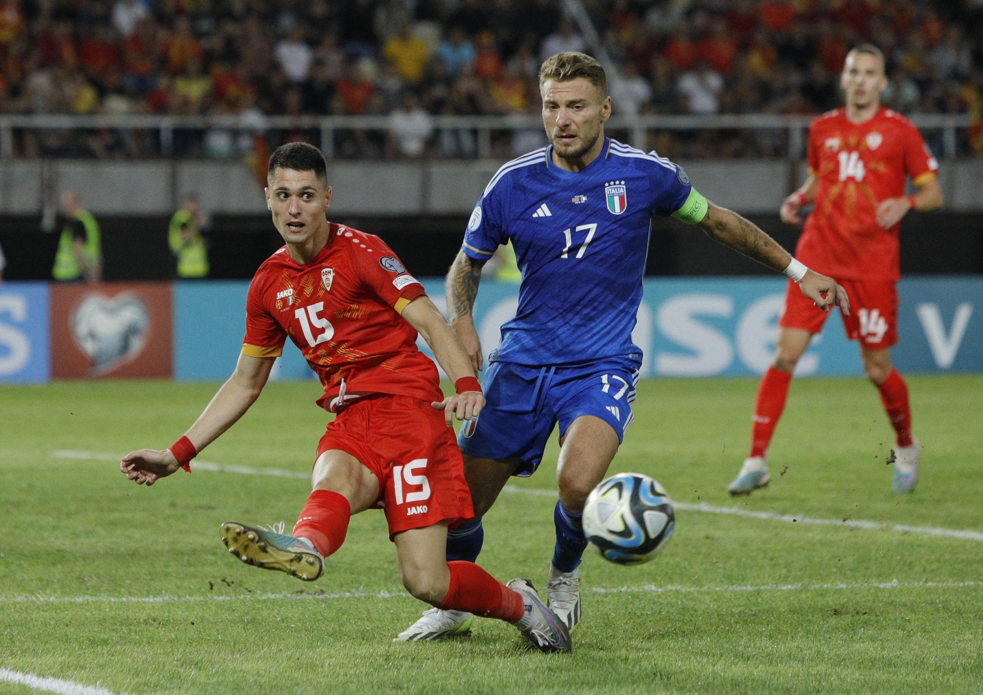 Vòng loại EURO 2024: Đại gia Anh, Ý gây thất vọng não nề - Ảnh 2.