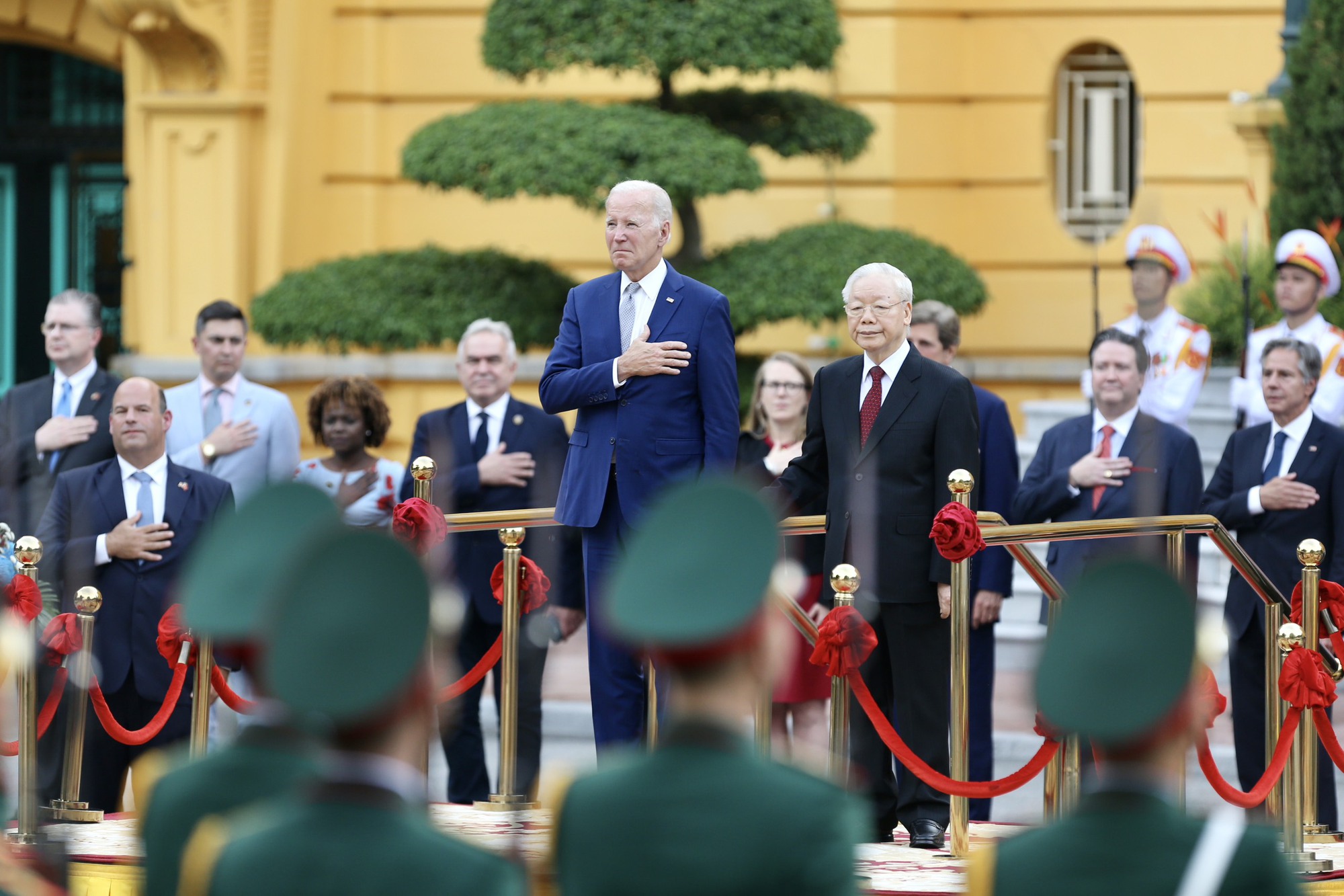 Tổng B&iacute; thư Nguyễn Ph&uacute; Trọng chủ tr&igrave; lễ đ&oacute;n Tổng thống Mỹ Joe Biden - Ảnh 1.