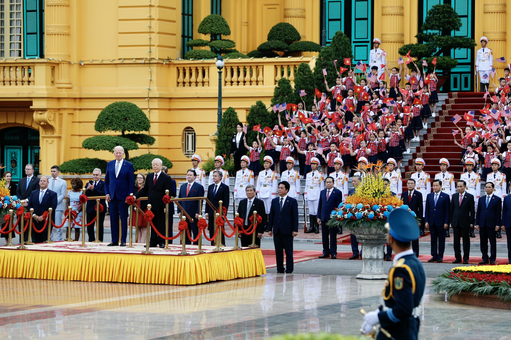 Tổng B&iacute; thư Nguyễn Ph&uacute; Trọng chủ tr&igrave; lễ đ&oacute;n Tổng thống Mỹ Joe Biden - Ảnh 6.