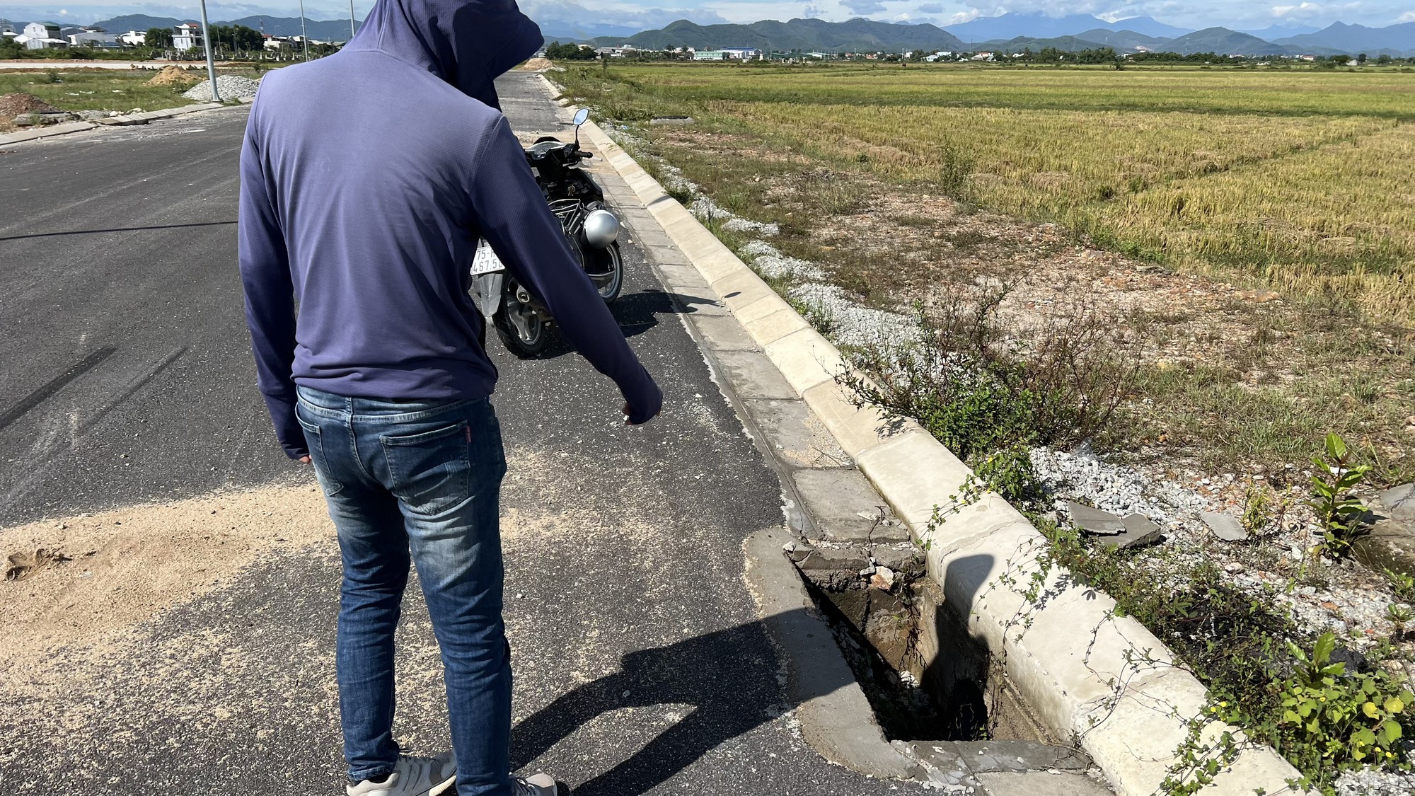 Trộm cắp ho&agrave;nh h&agrave;nh, đơn vị thi c&ocirc;ng chỉ biết th&aacute;o thiết bị đ&atilde; lắp đi cất