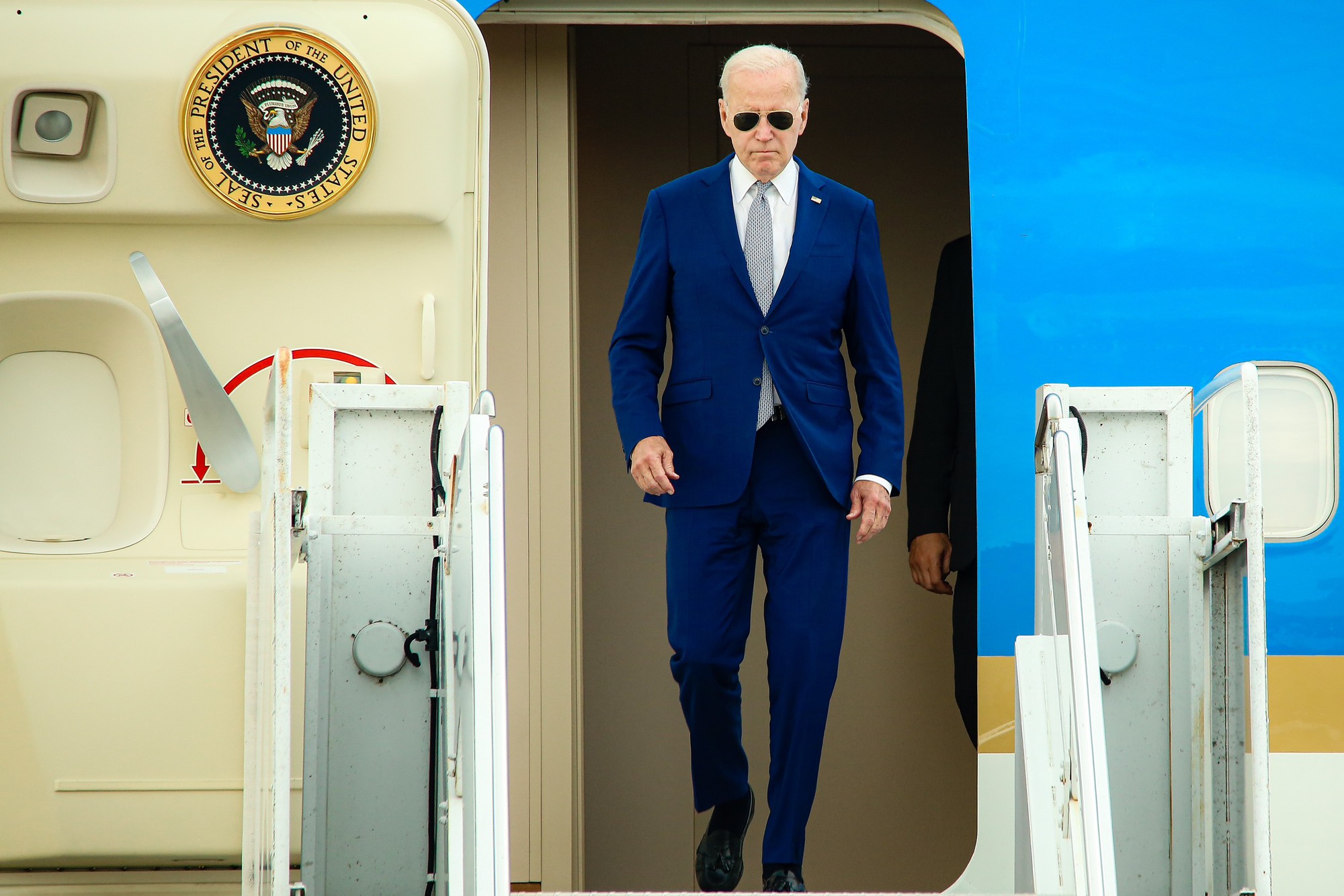 Tổng thống Mỹ Joe Biden đến Nội B&agrave;i, thăm cấp Nh&agrave; nước tới Việt Nam - Ảnh 7.
