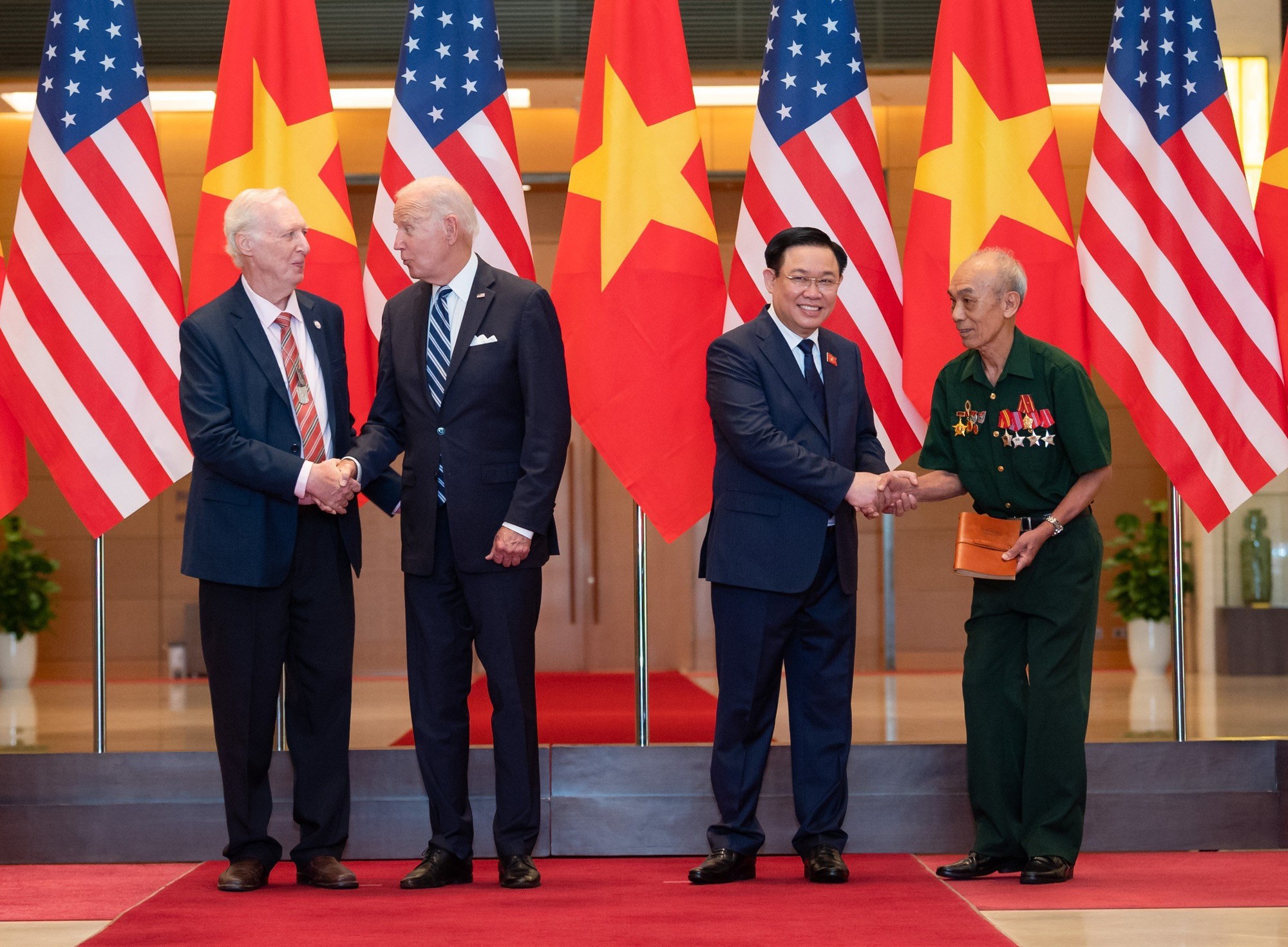 Chủ tịch Quốc hội Vương Đ&igrave;nh Huệ hội kiến Tổng thống Joe Biden - Ảnh 9.