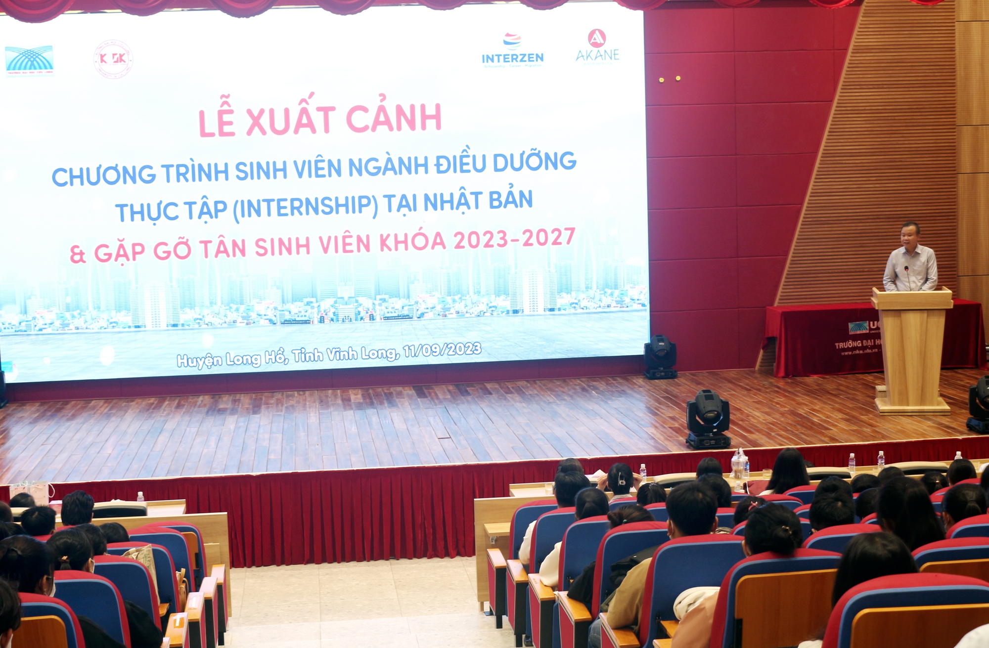 Nhiều hoạt động ch&agrave;o đ&oacute;n t&acirc;n sinh vi&ecirc;n tại Trường ĐH Cửu Long - Ảnh 5.