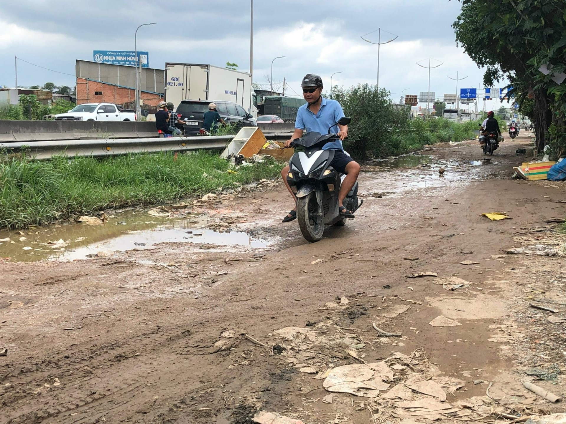 Cầu sập, cuộc sống đảo lộn