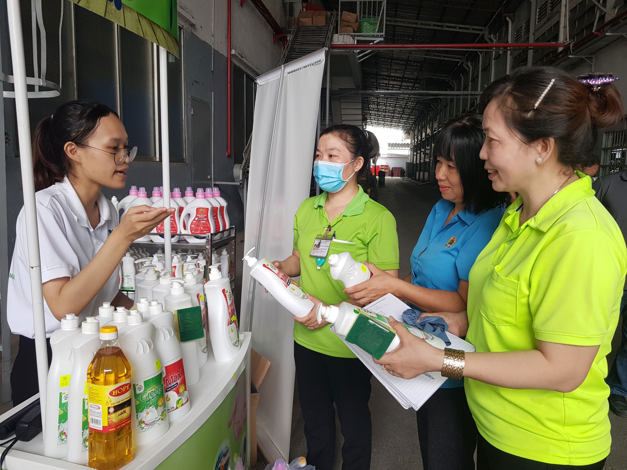 Đem ph&uacute;c lợi đến nh&agrave; m&aacute;y - Ảnh 1.