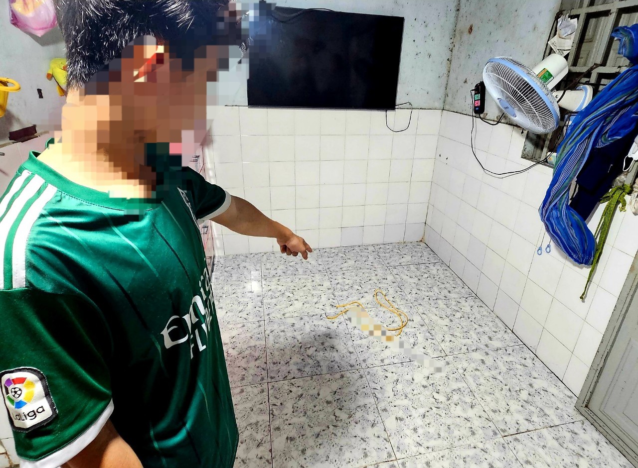 Chích điện, đâm vợ nhiều nhát vì 1 câu nói