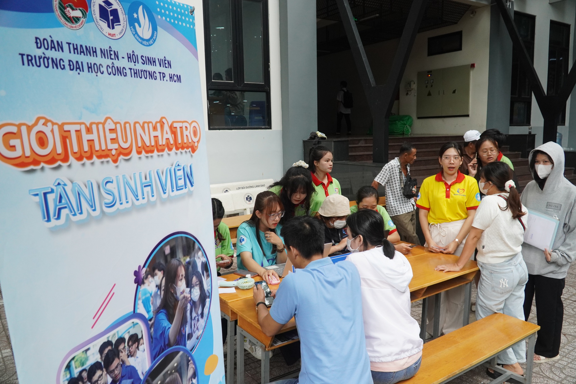 Nơi thừa, nơi thiếu ký túc xá cho sinh viên - Ảnh 2.