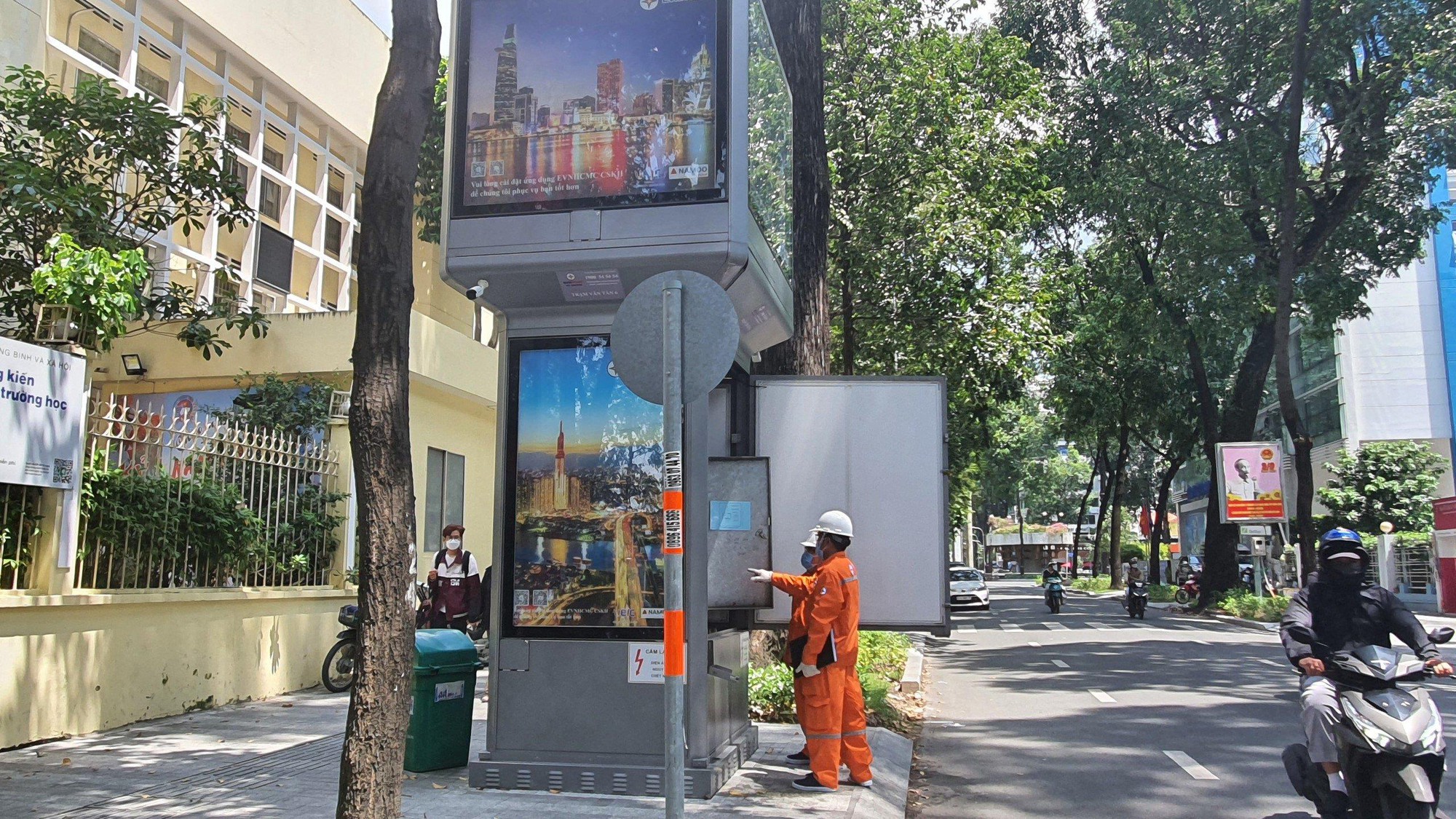 EVNHCMC bảo đảm an toàn điện mùa mưa bão - Ảnh 1.