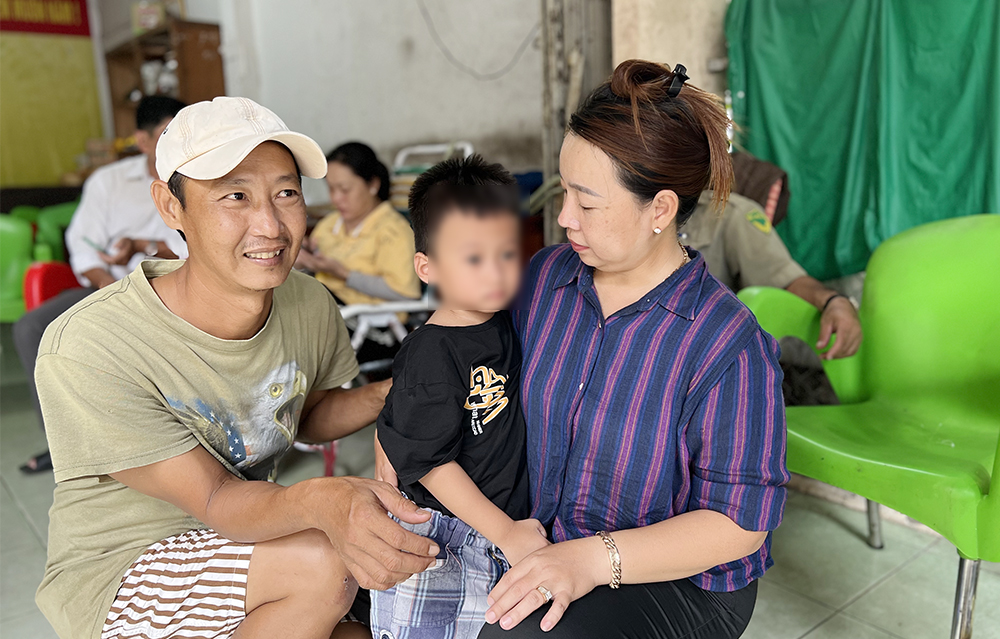 Bất ngờ lời khai của đối tượng n&eacute;m b&eacute; trai 4 tuổi xuống cầu T&ocirc;n Đức Thắng - Ảnh 5.