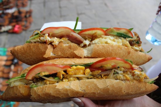Làm rõ thông tin cả nhà nhập viện sau khi ăn bánh mì tại 1 tiệm nổi tiếng ở Hội An