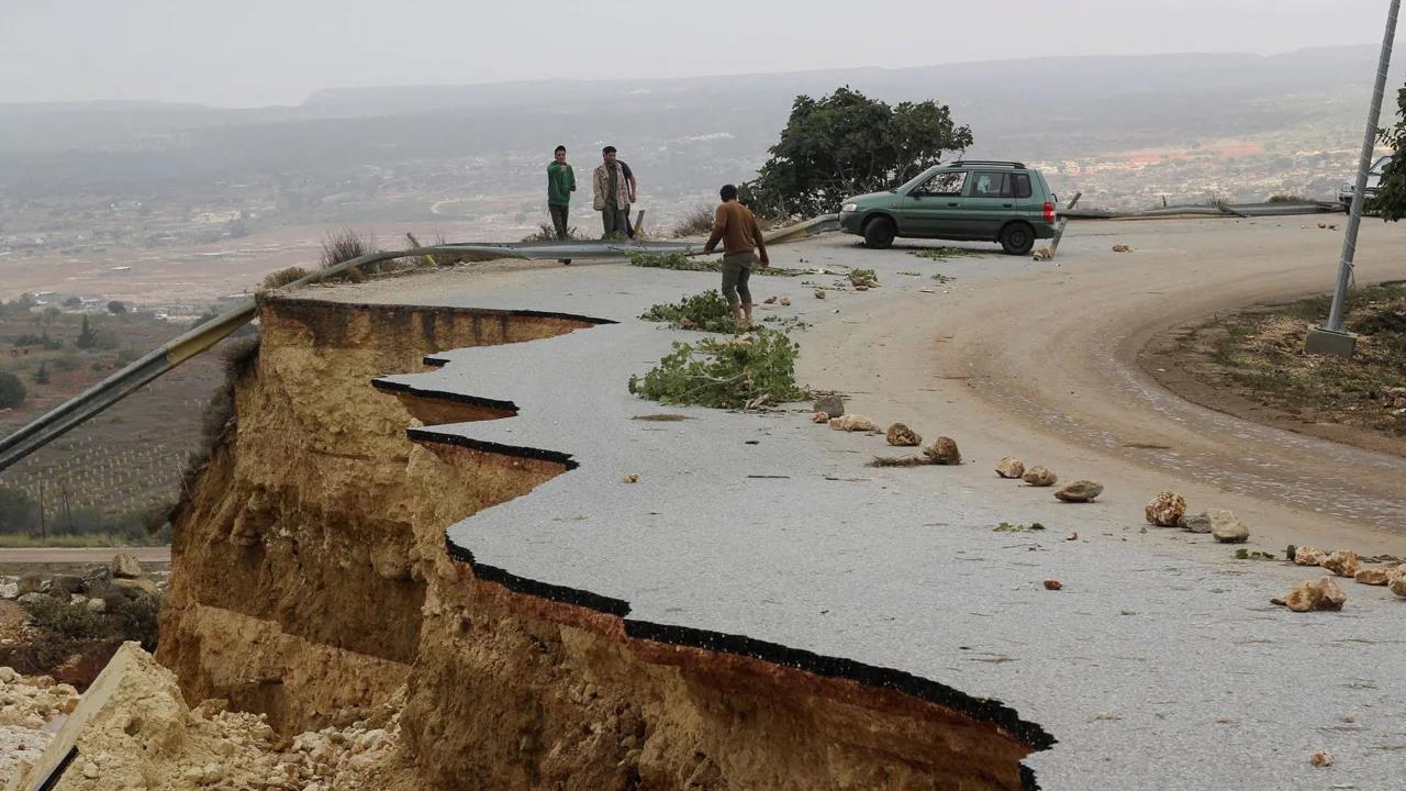 Lũ cuốn một phần th&agrave;nh phố ra biển, hơn 2.000 người nghi tử vong ở Libya - Ảnh 1.