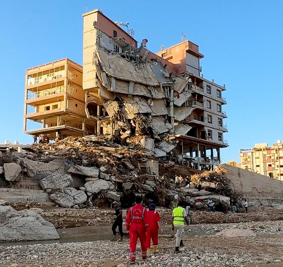 Lũ lụt Libya: Số người chết l&ecirc;n đến 5.300, 10.000 người c&ograve;n mất t&iacute;ch - Ảnh 2.