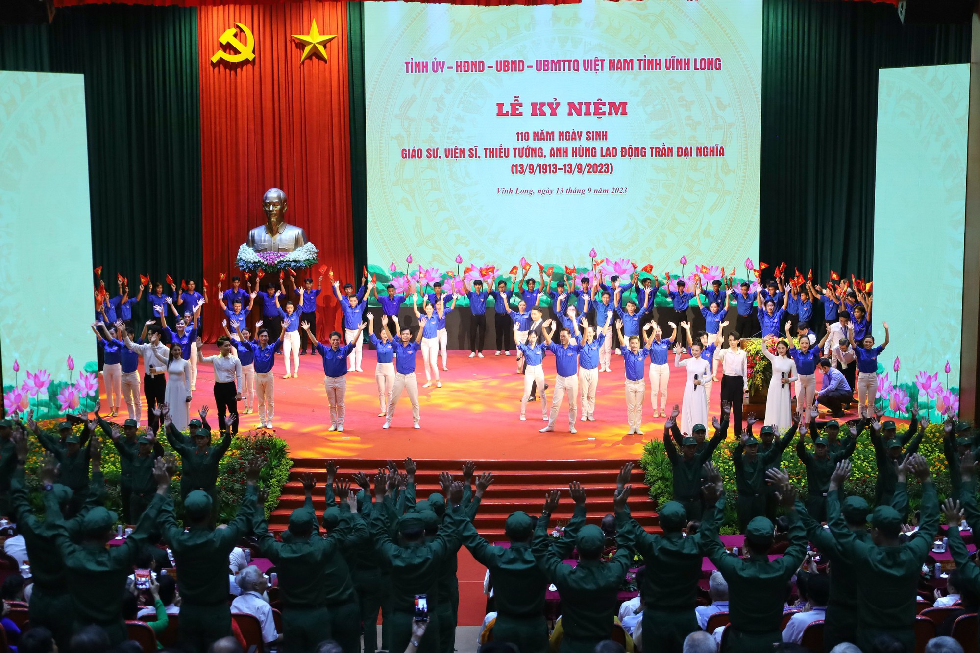 Lãnh đạo Đảng, Nhà nước dự lễ kỷ niệm 110 năm ngày sinh Giáo sư, Viện sĩ Trần Đại Nghĩa - Ảnh 14.