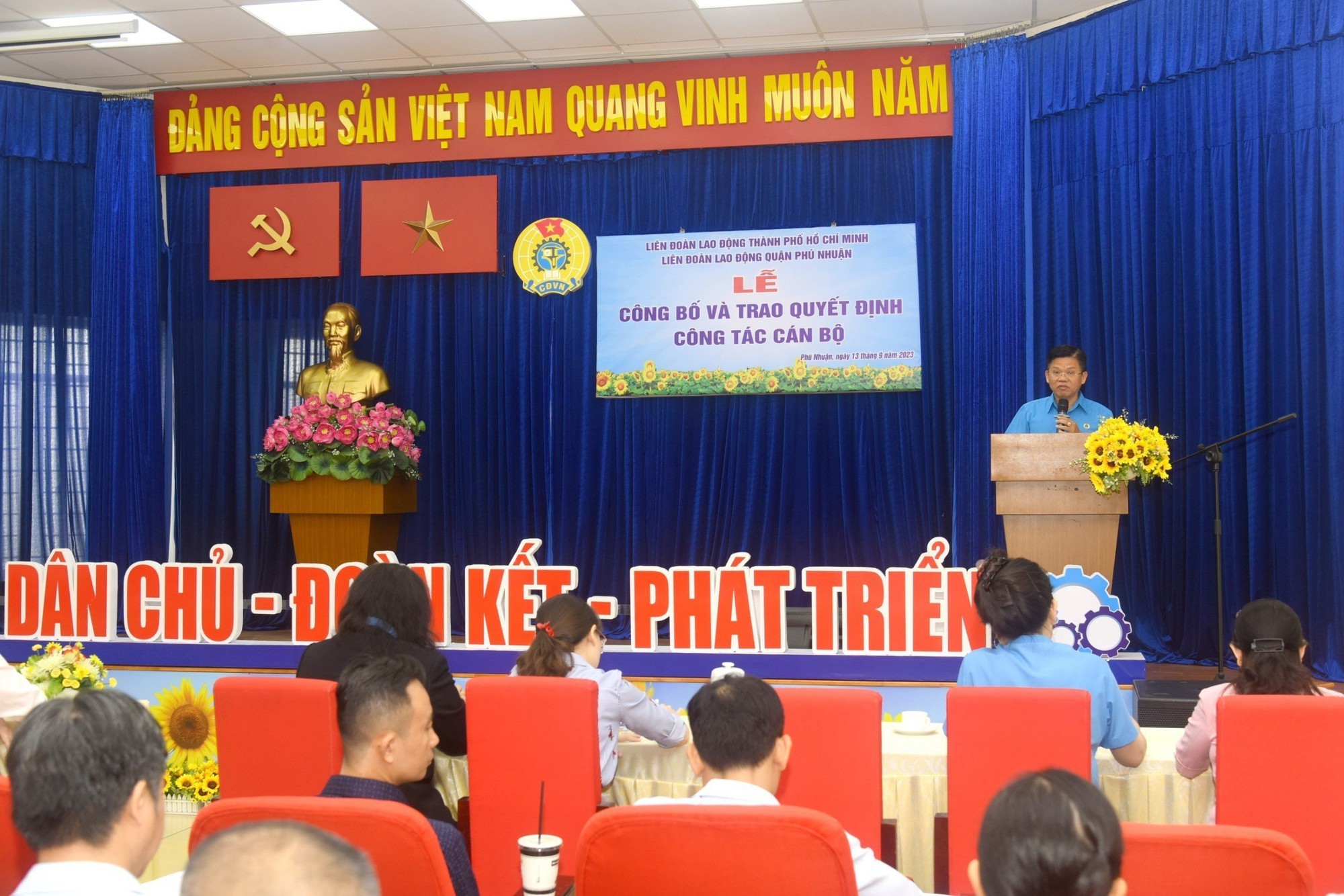 &Ocirc;ng Đinh Gia Huỳnh được bầu l&agrave;m Chủ tịch LĐLĐ quận Ph&uacute; Nhuận, TP HCM - Ảnh 4.