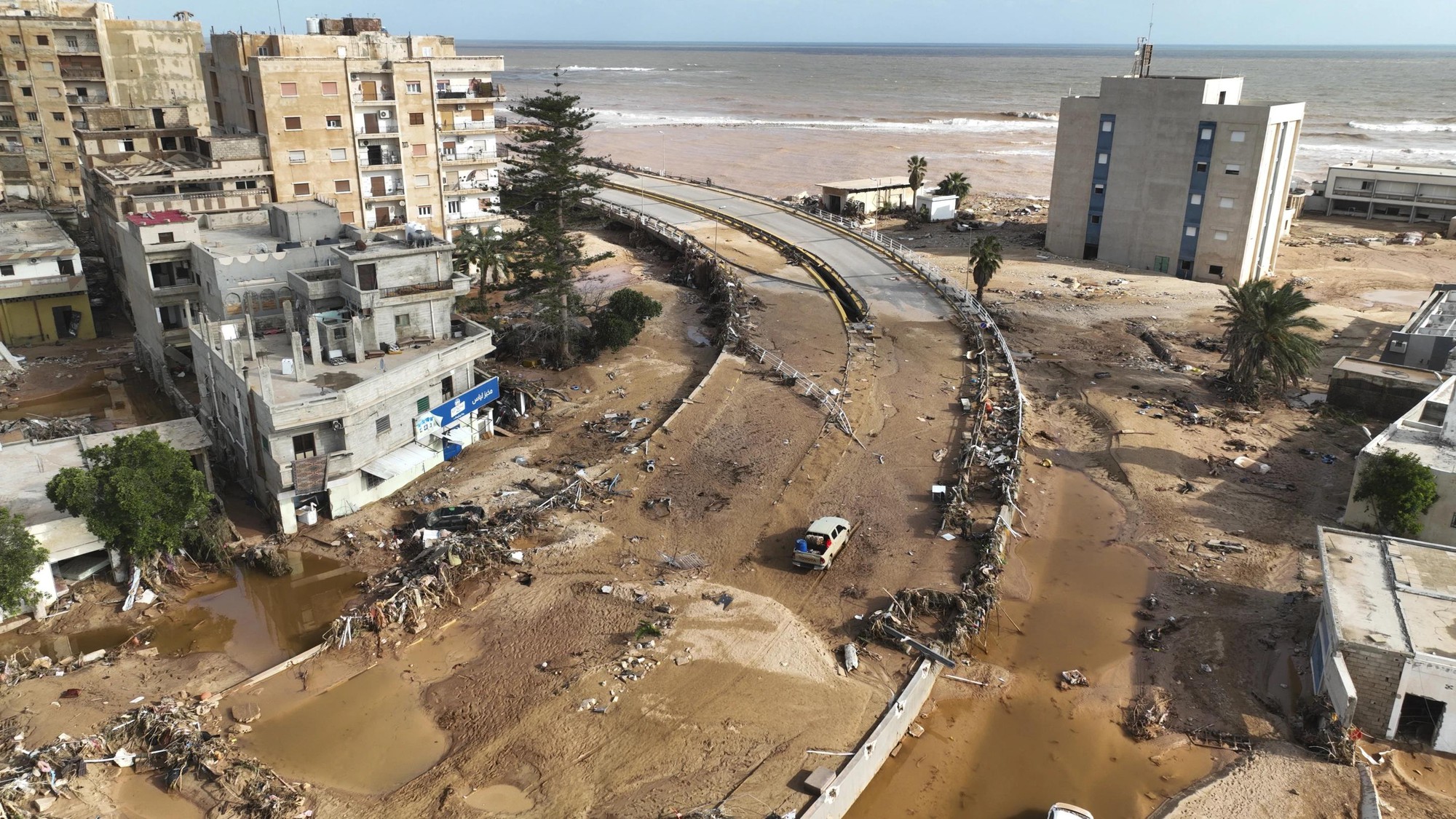 Lũ lụt Libya: Số người chết l&ecirc;n đến 5.300, 10.000 người c&ograve;n mất t&iacute;ch - Ảnh 1.