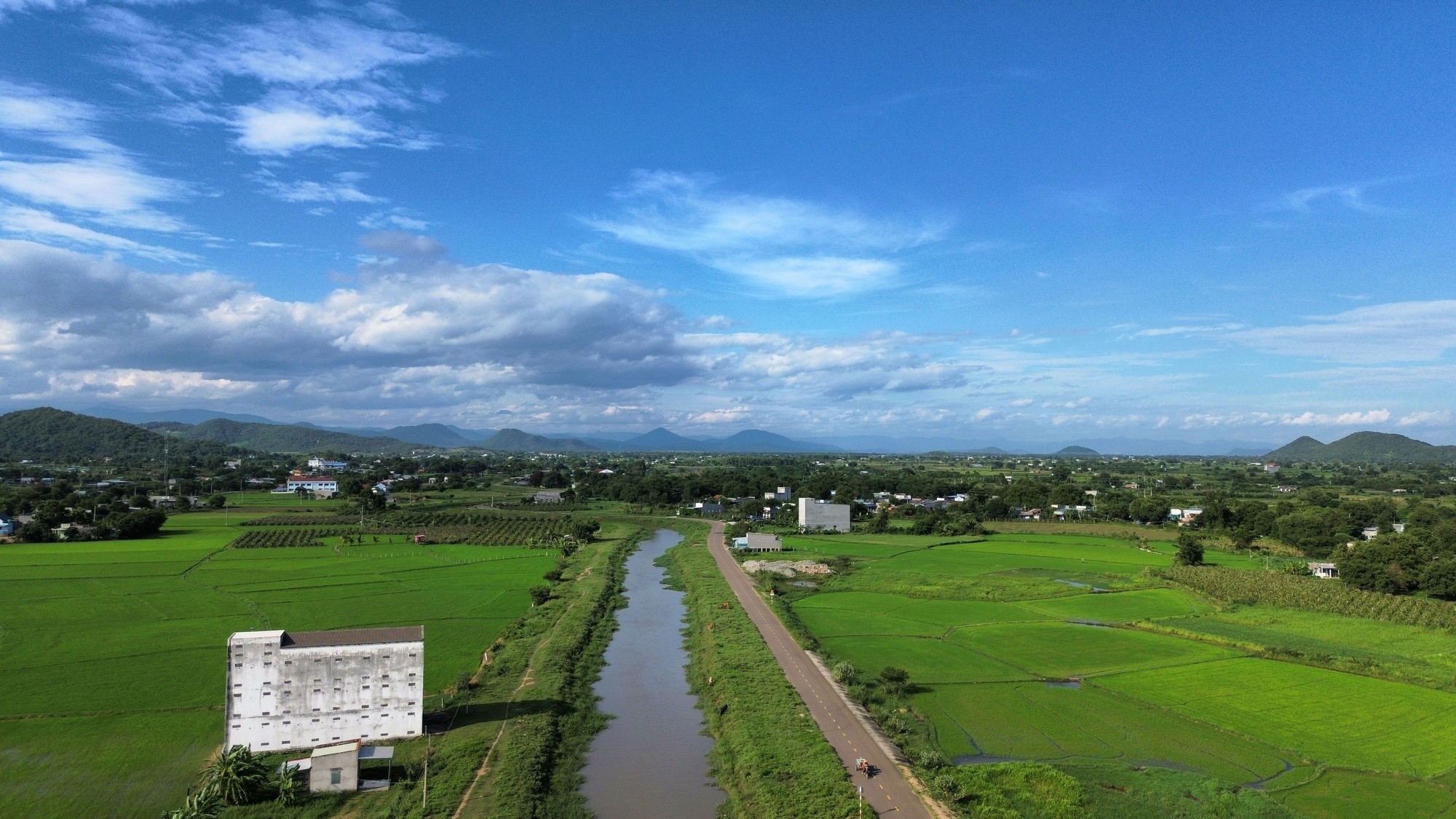 Toàn cảnh hồ thủy lợi ở Bình Thuận