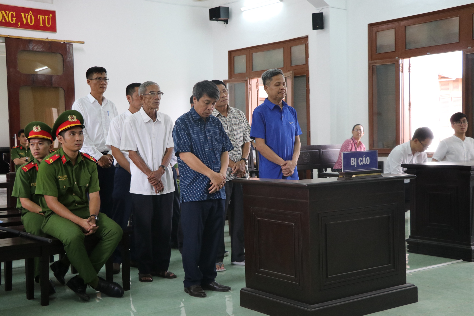 Vụ án vi phạm quy định cho vay ở Phú Yên: 3 bị cáo được miễn hình phạt tù - Ảnh 1.