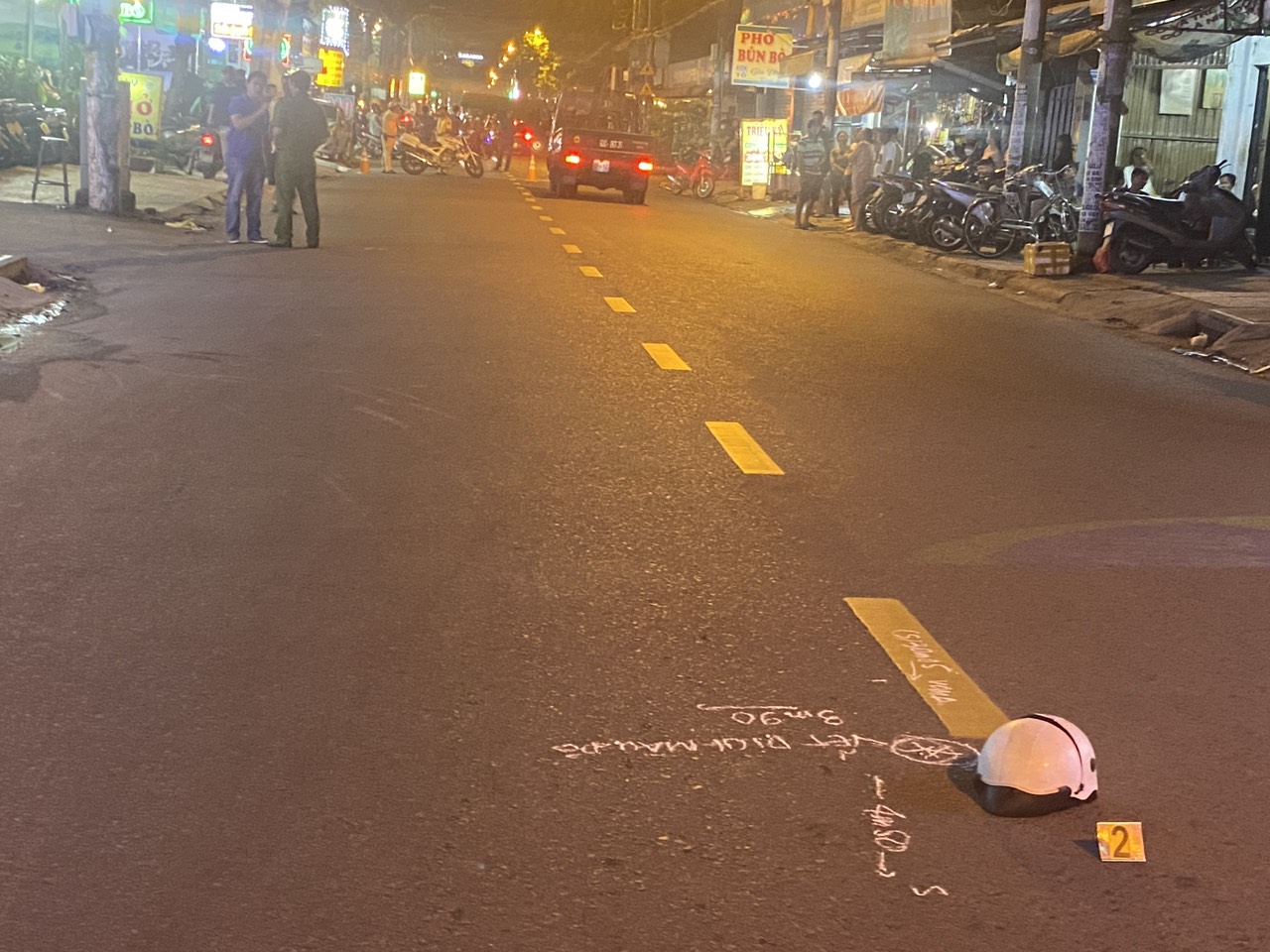 H&igrave;nh ảnh dựng lại hiện trường vụ người mẹ g&otilde; cửa từng nh&agrave; t&igrave;m nguy&ecirc;n nh&acirc;n c&aacute;i chết của con - Ảnh 2.