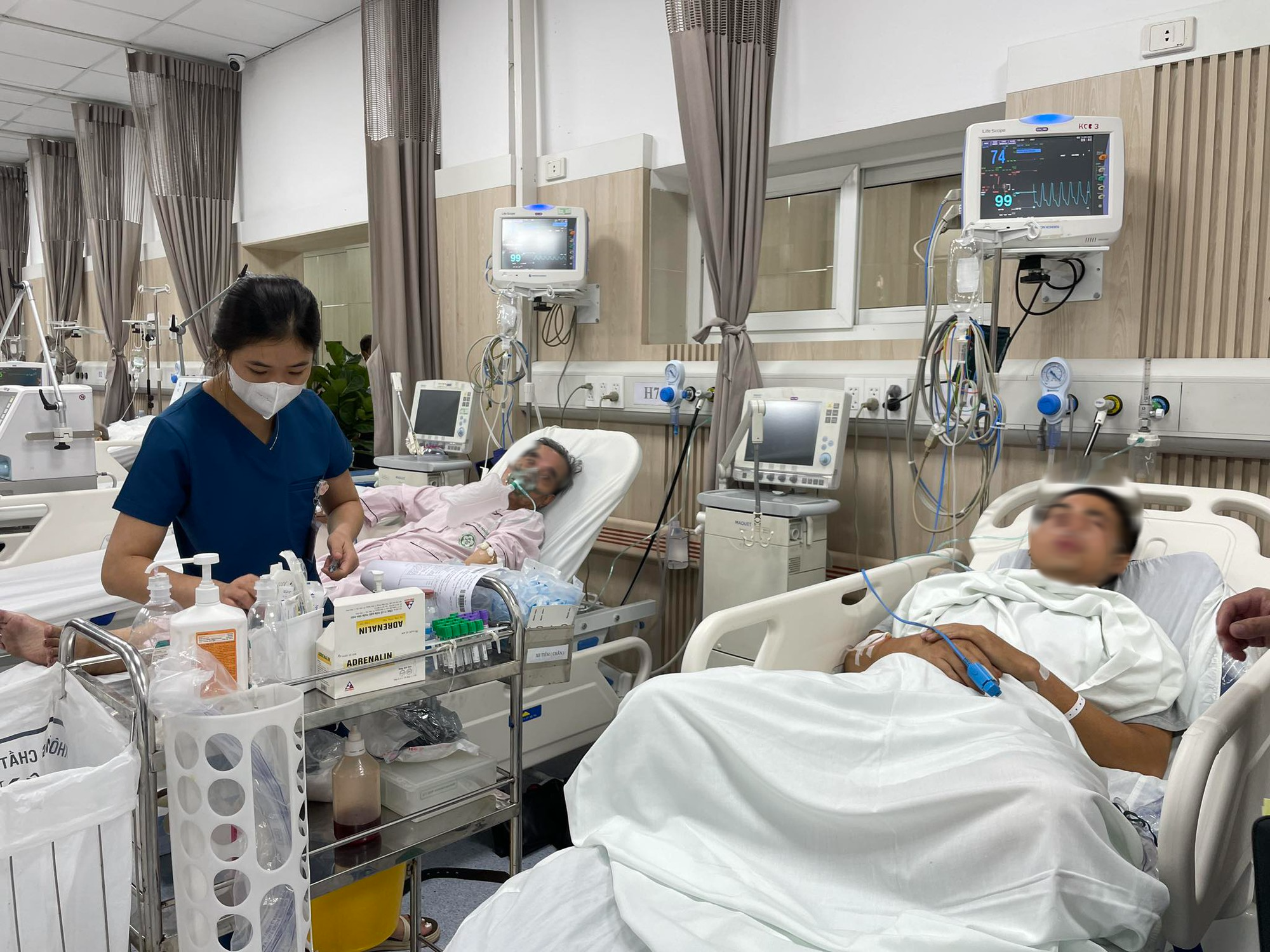 Th&ocirc;ng tin mới vụ ch&aacute;y chung cư mini: 6 nạn nh&acirc;n bị thương ti&ecirc;n lượng nặng, nguy kịch - Ảnh 1.