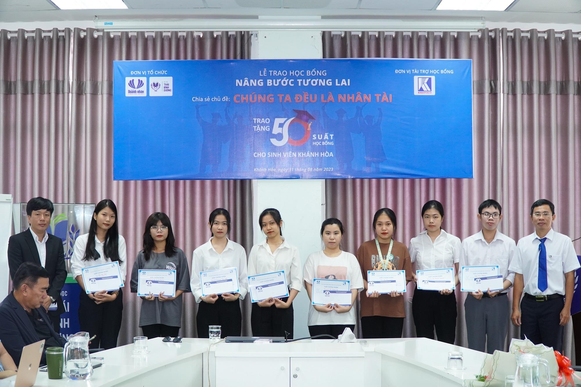 Khatoco đồng h&agrave;nh c&ugrave;ng học sinh, sinh vi&ecirc;n đầu năm học mới - Ảnh 1.