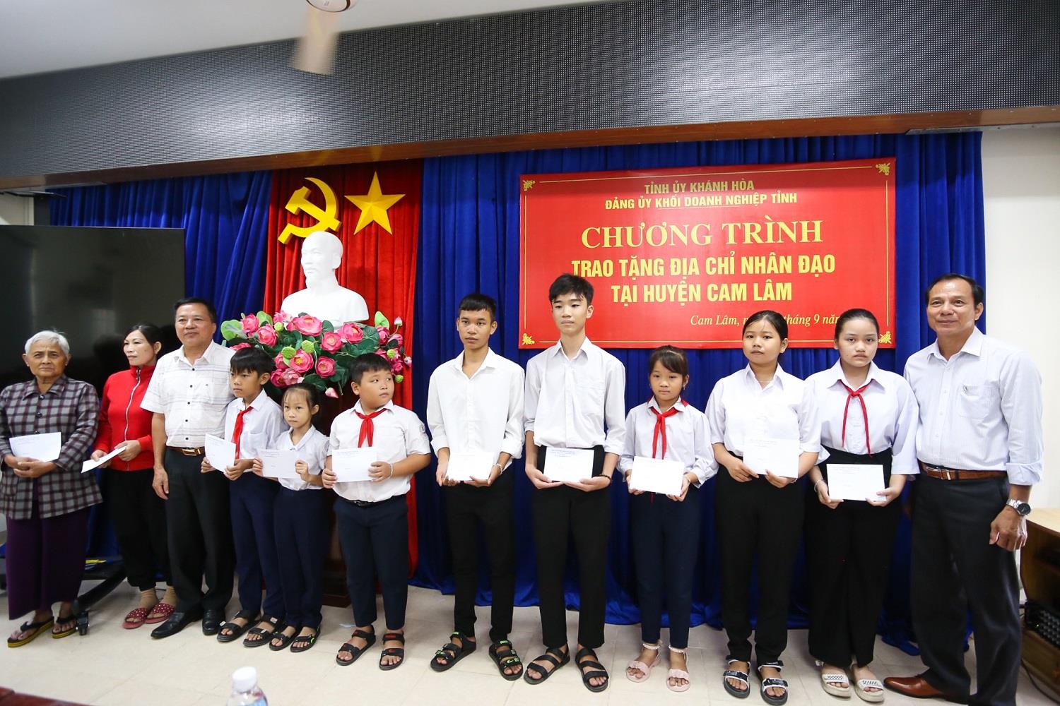 Khatoco đồng h&agrave;nh c&ugrave;ng học sinh, sinh vi&ecirc;n đầu năm học mới - Ảnh 7.