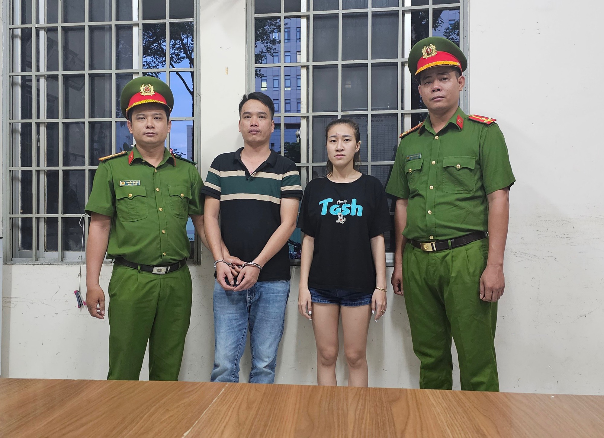 Công an TP HCM bắt quả tang hoa hậu bán dâm giá 200 triệu