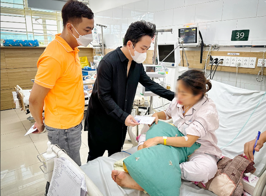 T&ugrave;ng Dương, Tăng Duy T&acirc;n chia buồn với nạn nh&acirc;n vụ ch&aacute;y chung cư mini ở H&agrave; Nội - Ảnh 3.