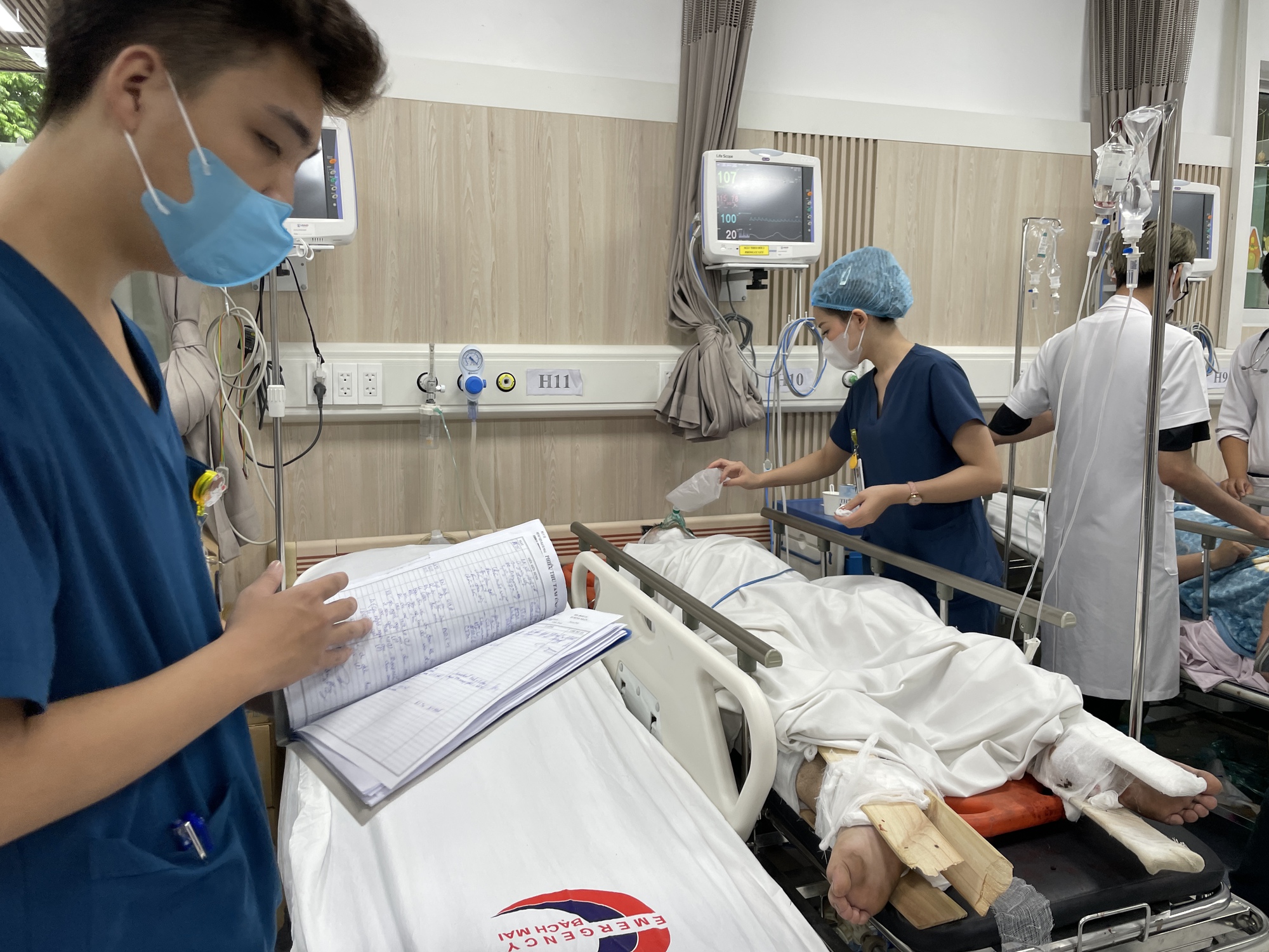 Một bác sĩ hôn mê trong vụ cháy chung cư mini đã qua cơn nguy kịch