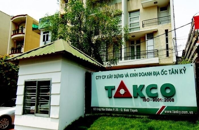 Hàng loạt cổ phiếu bị đình chỉ giao dịch