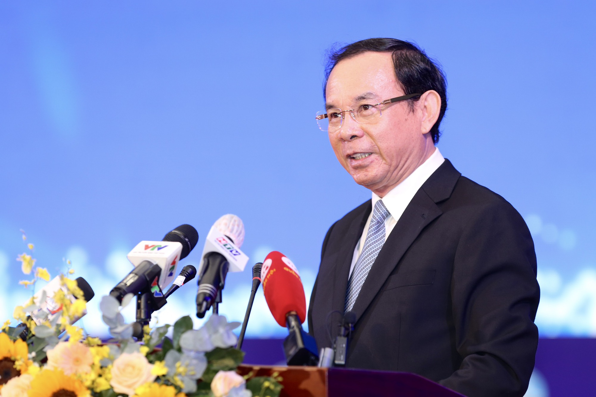 Khai mạc Diễn đ&agrave;n Kinh tế TP HCM năm 2023: H&agrave;nh tr&igrave;nh tăng trưởng xanh - Ảnh 1.