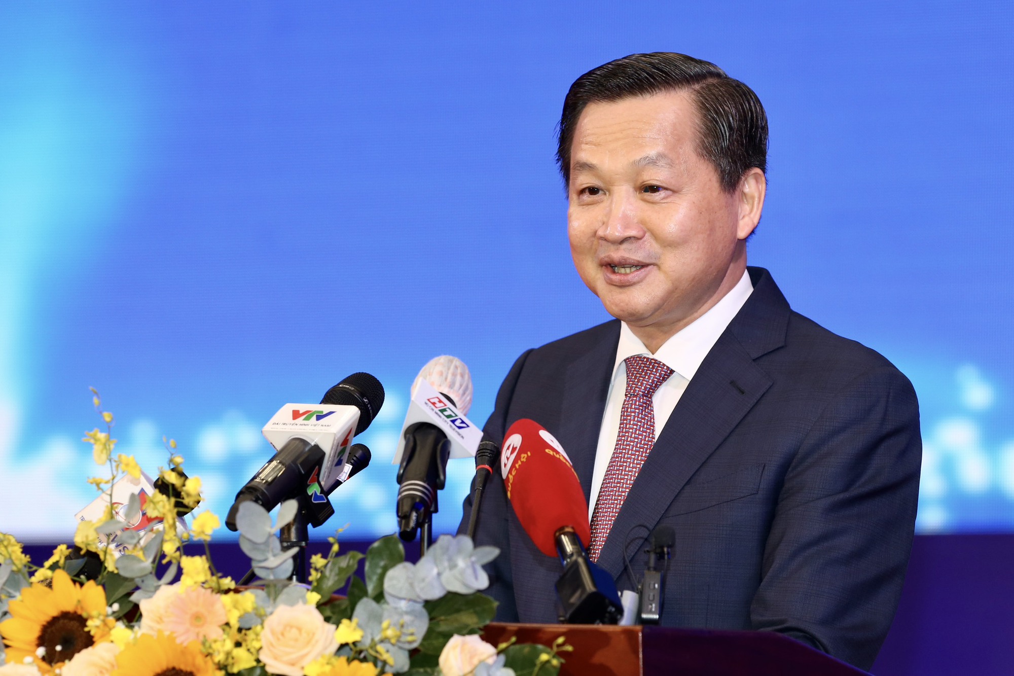 Khai mạc Diễn đ&agrave;n Kinh tế TP HCM năm 2023: H&agrave;nh tr&igrave;nh tăng trưởng xanh - Ảnh 2.