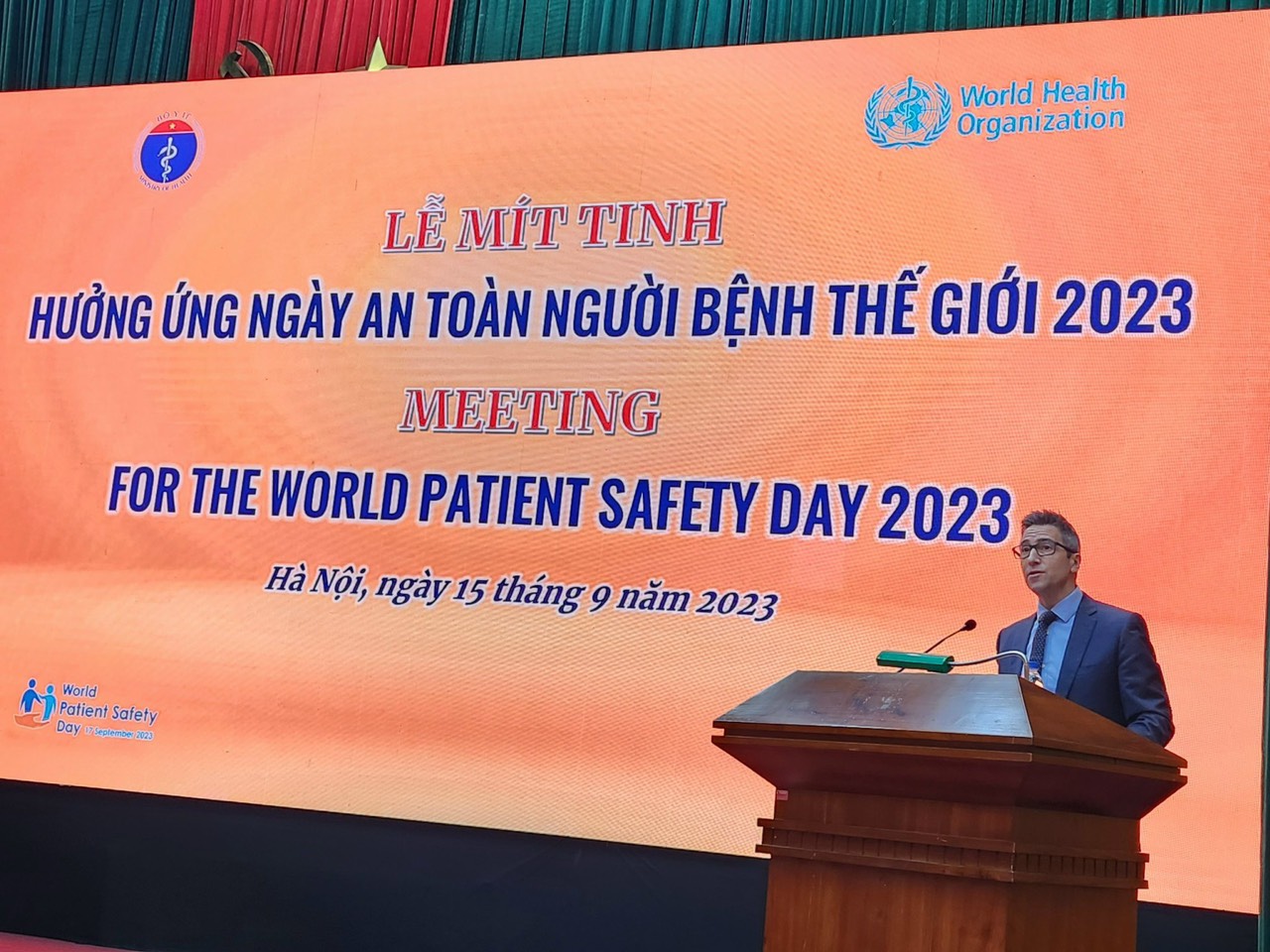 Bộ Y tế tưởng niệm nạn nhân vụ cháy chung cư trong Ngày An toàn người bệnh - Ảnh 3.