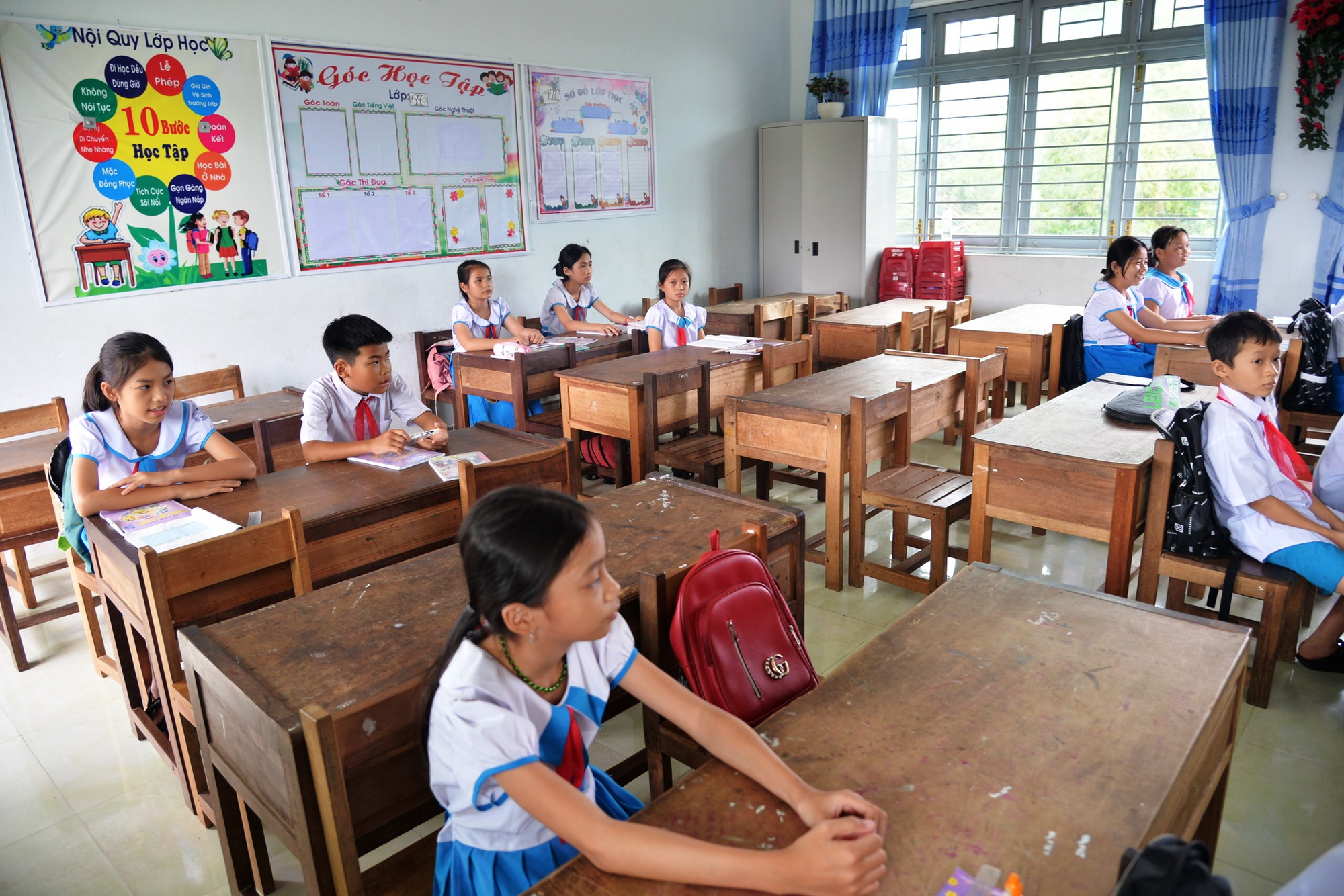 Quảng Ngãi: Bệnh đau mắt đỏ hoành hành, có lớp học nghỉ hơn một nửa