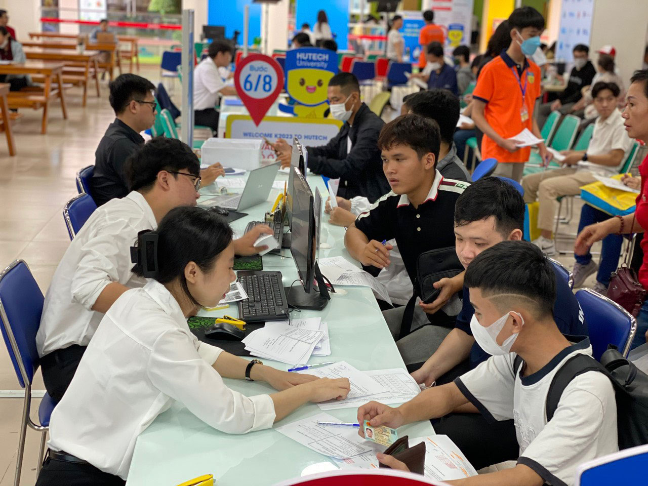 Học ph&iacute; ĐH: Mỗi nơi một kiểu - Ảnh 1.