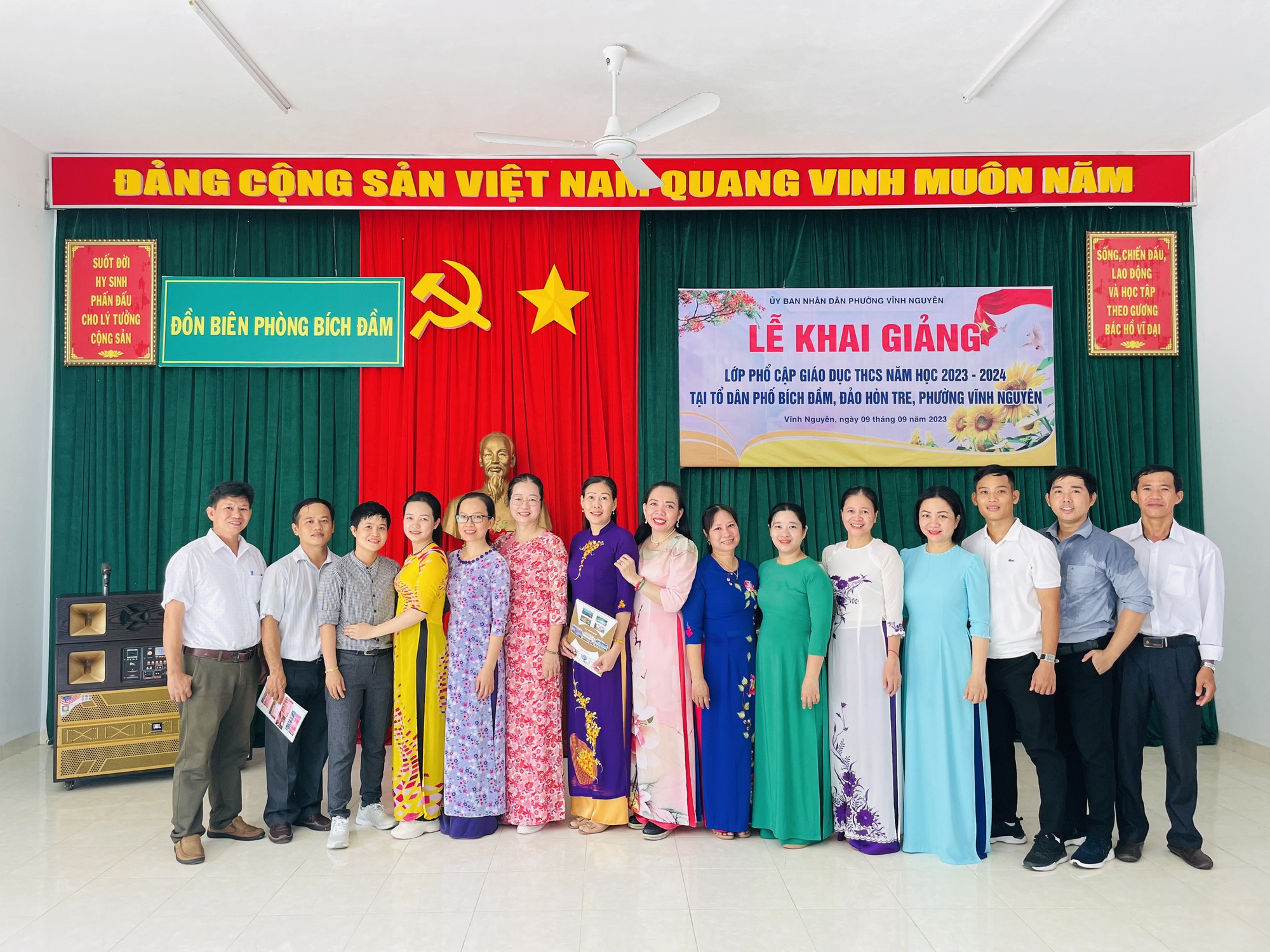 CUỘC THI VIẾT &ldquo;CHỦ QUYỀN QUỐC GIA BẤT KHẢ X&Acirc;M PHẠM&rdquo;: T&igrave;nh nguyện mang chữ ra đảo xa - Ảnh 3.