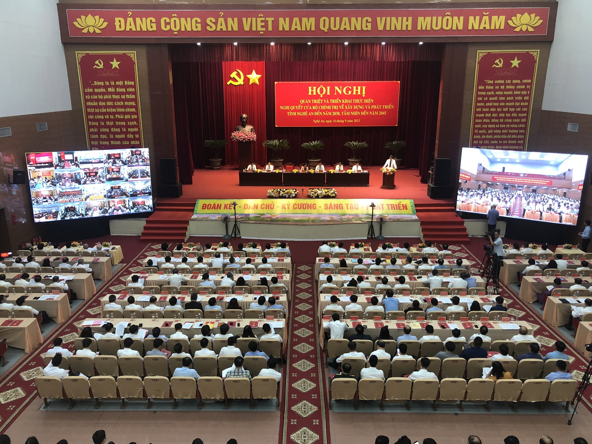 Xây dựng chính sách đặc thù để Nghệ An phát triển bứt phá - Ảnh 2.