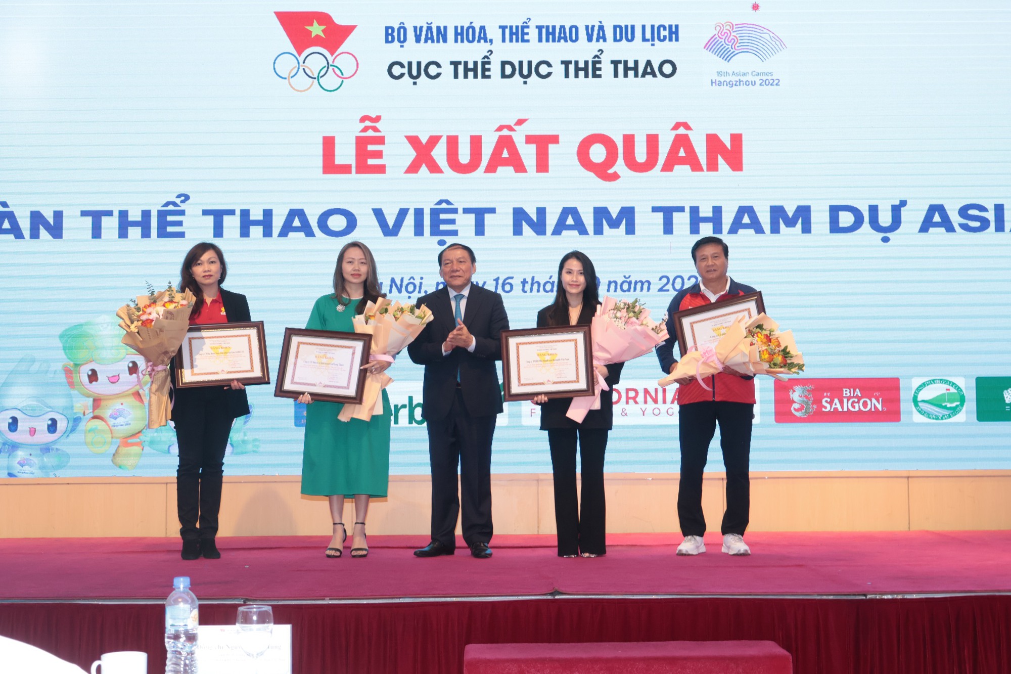 Đo&agrave;n thể thao Việt Nam xuất qu&acirc;n tham dự Asian Games 19 - Ảnh 7.