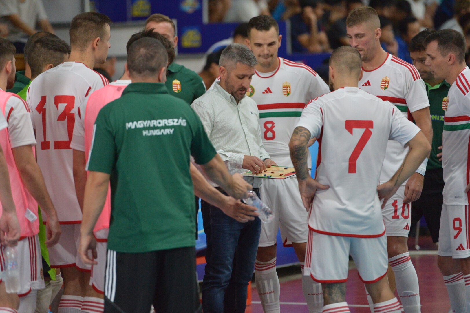 Tuyển futsal Việt Nam h&agrave;o hứng trước cuộc đối đầu Hungary - Ảnh 1.