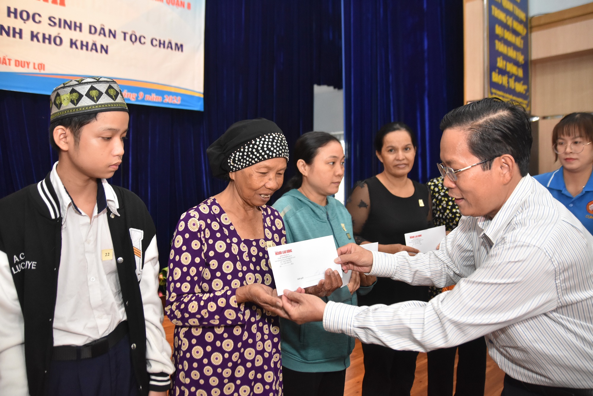 Con muốn đi học th&ecirc;m nhưng chưa c&oacute; tiền! - Ảnh 7.