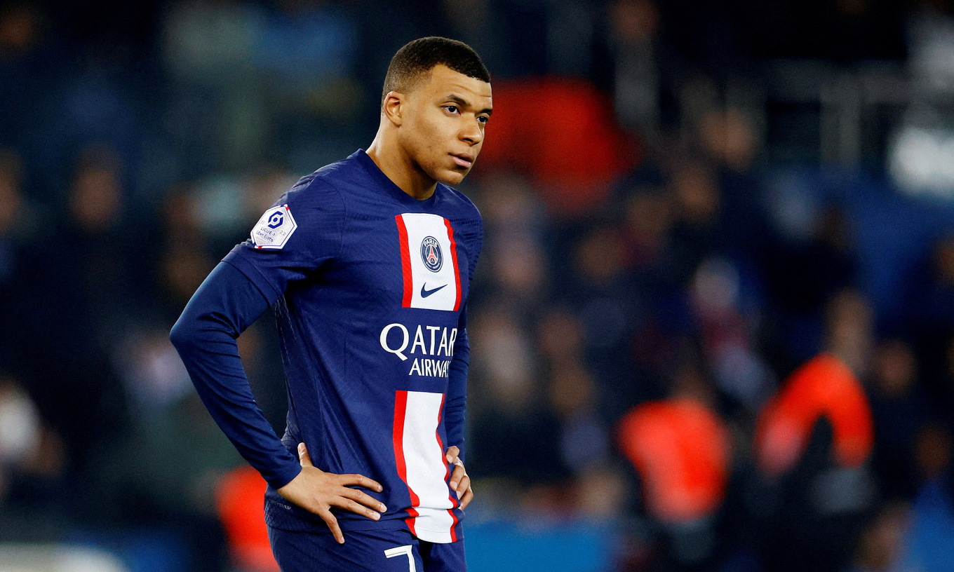 Ngày vui không trọn vẹn của anh em Mbappe với PSG