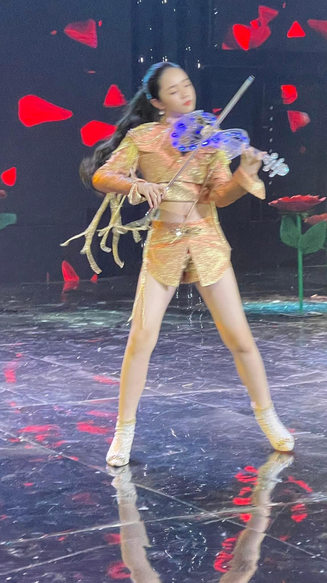 Izara Thi&ecirc;n Nga, con g&aacute;i nu&ocirc;i ca sĩ Bằng Kiều tổ chức liveshow lần 3 - Ảnh 2.