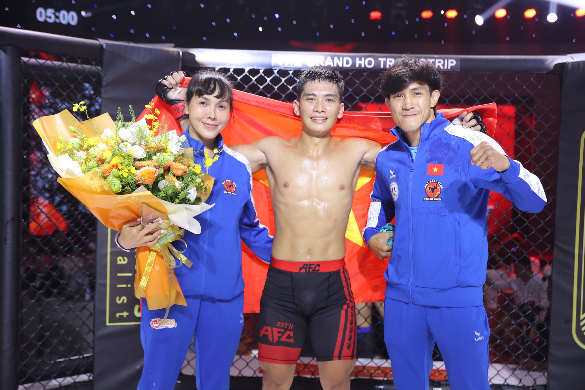 MMA AFC 28: Chiến thần Robson Oliveira gi&agrave;nh đai v&ocirc; địch danh gi&aacute; - Ảnh 6.