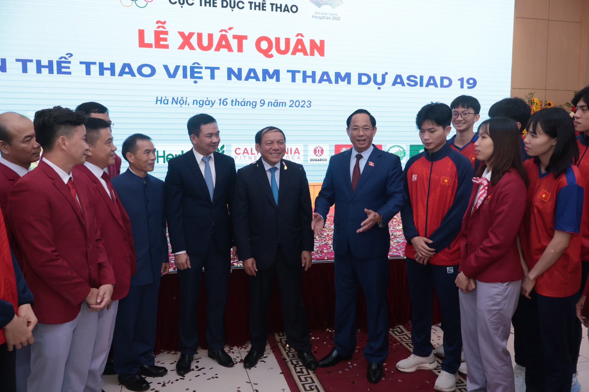 Đo&agrave;n thể thao Việt Nam xuất qu&acirc;n tham dự Asian Games 19 - Ảnh 1.