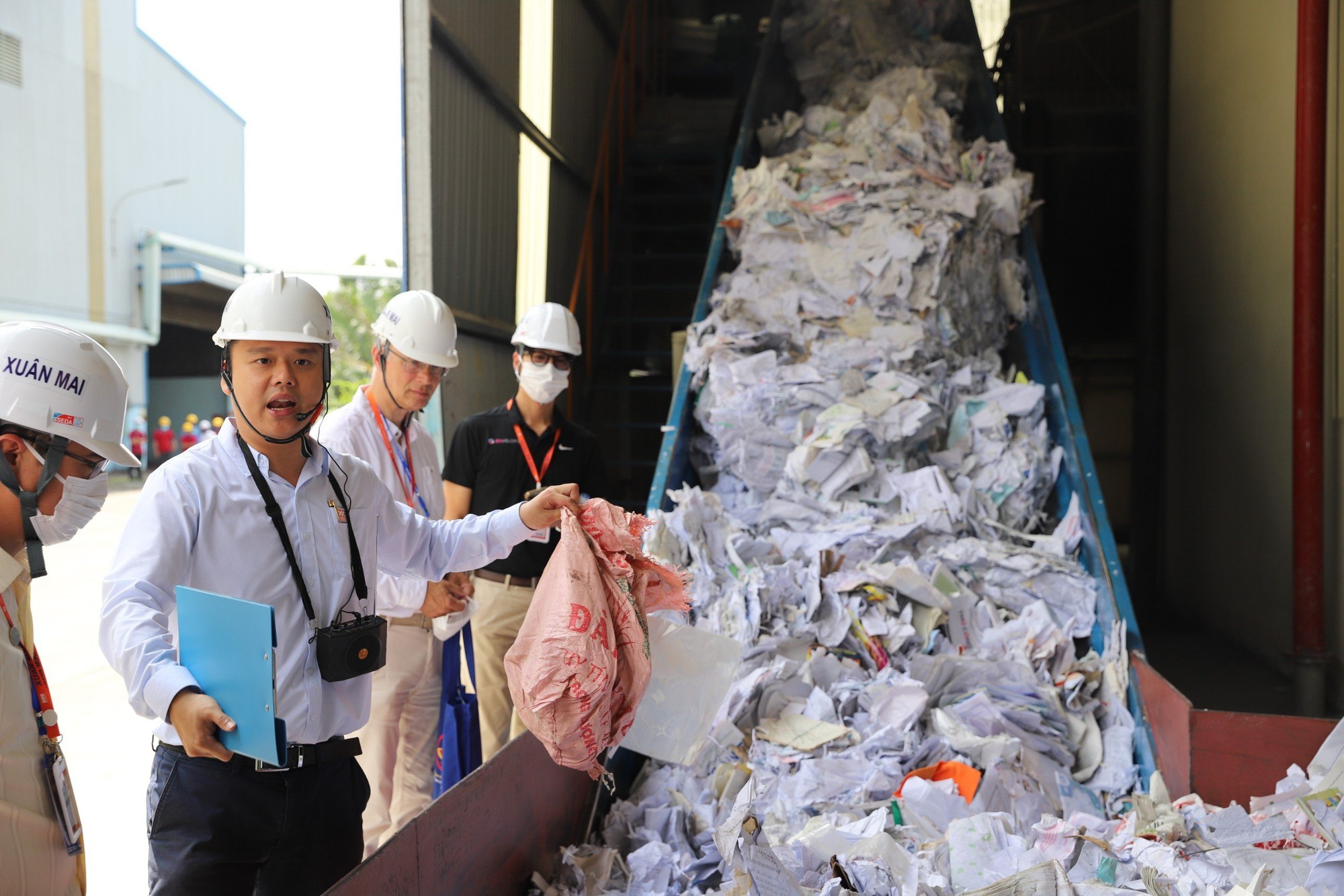 Bên trong nhà máy sản xuất xanh ở khu công nghiệp Hiệp Phước